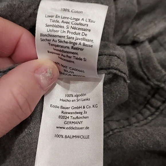 *Eddie Bauer Medium Gray Classic Fit Button Tab, Button  Down Long Sleeve Shirt - Picture 9 of 10